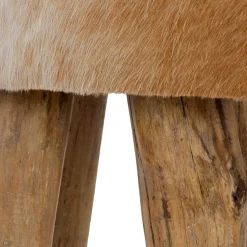 Hocker mit Fell Urak