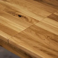 Massiver Holztisch Vinial